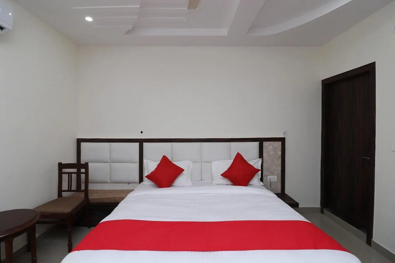 The Hosteller Agra 0*, آغْرا