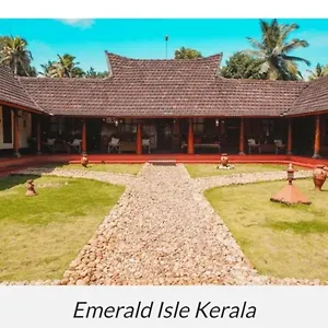emerald-isle.hotels-alappuzha.com/