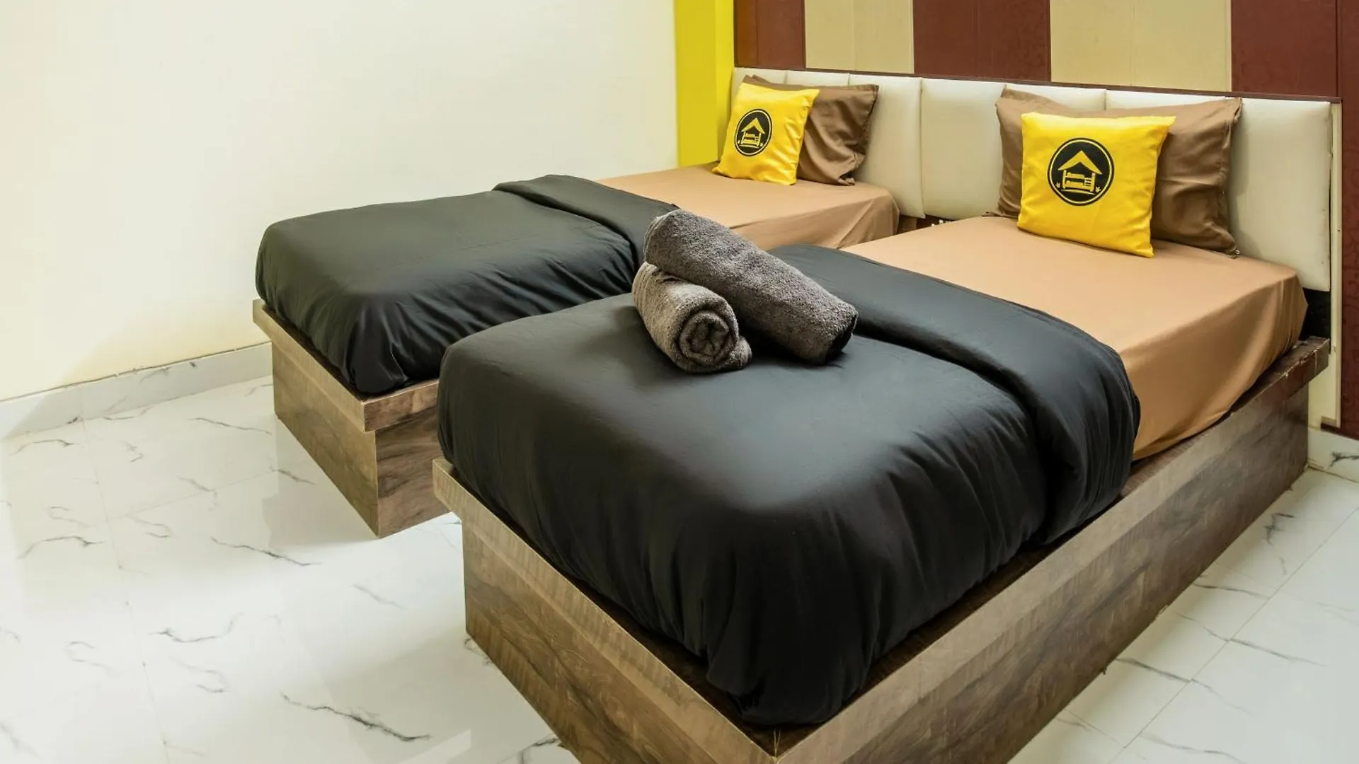 The Hosteller Agra